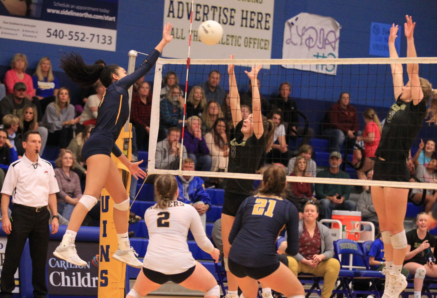 JLF_191119_vball_LoudounCo_BHS_rt03.jpg
